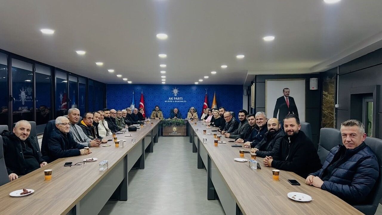 AK Parti Bilecik’te Haftalık İl Yönetim Kurulu Toplantısı — Serkan Yıldırım’dan Hizmet Vurgusu