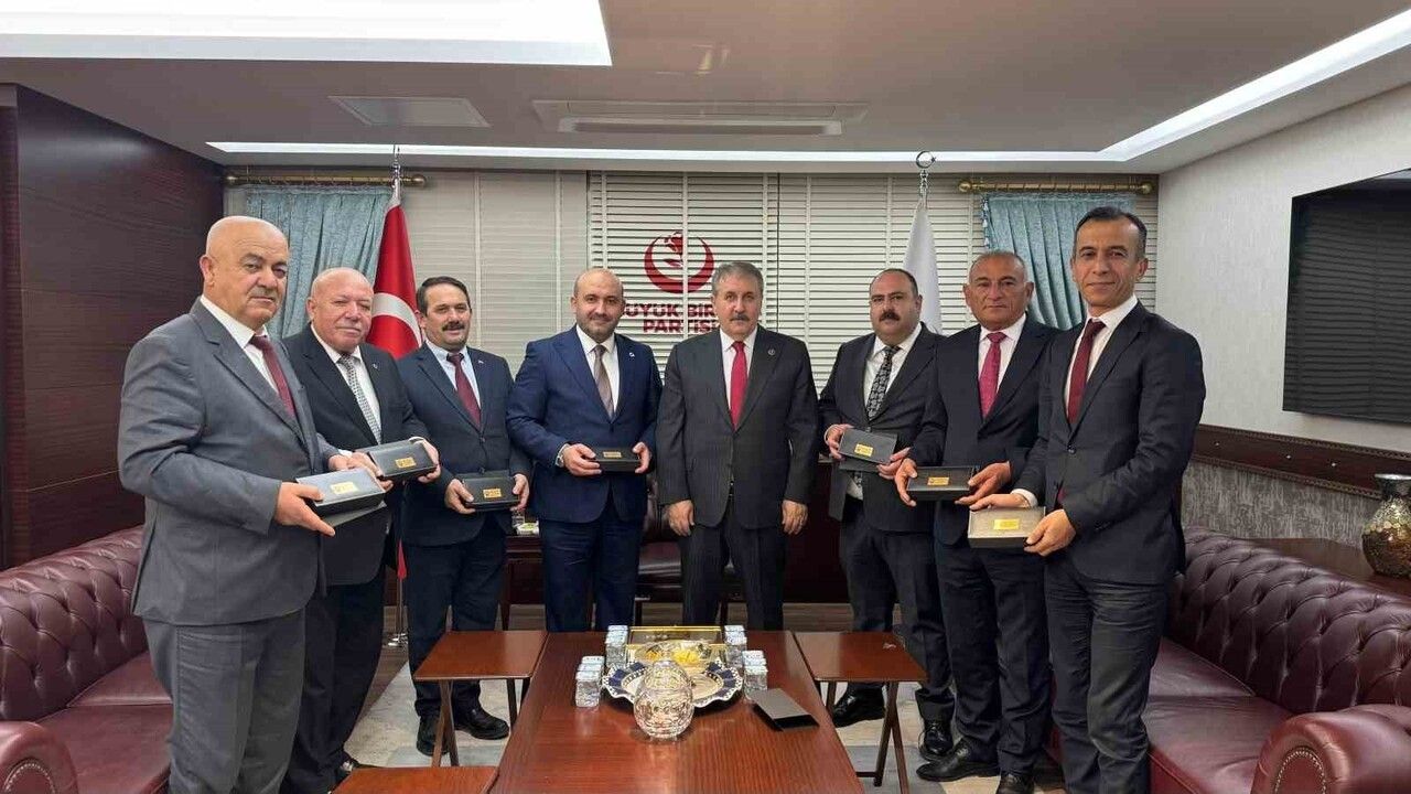 AK Parti Eskişehir Heyeti Mustafa Destici’yi Ziyaret Etti