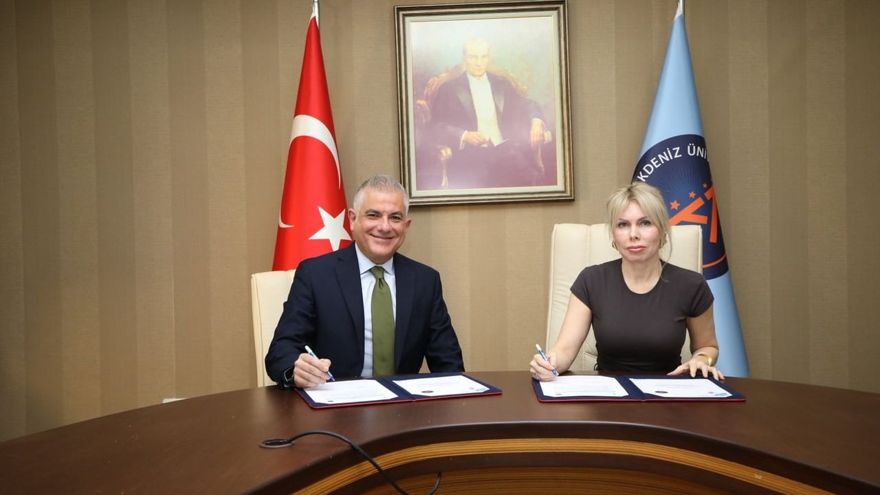 Akdeniz Üniversitesi Hastanesi'ne Anjiyografi Cihazı Bağışı