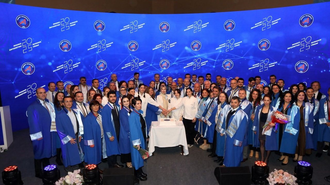 Akdeniz Üniversitesi'nde Görkemli Akademik Tören: 111 Akademisyen Cübbe Giydi, 2026 Proje Müjdeleri