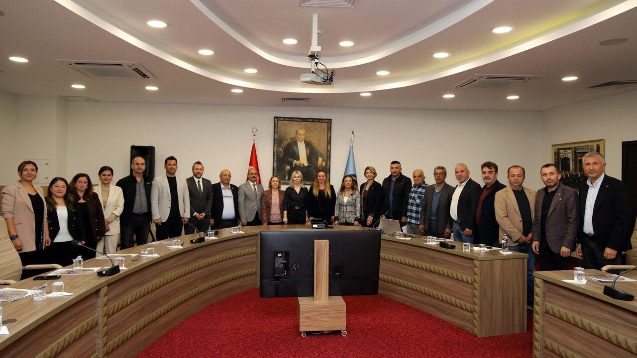 Akdeniz Üniversitesi'nden Konyaaltı Muhtarlarına Yapay Zeka ve Hizmet Eğitimi