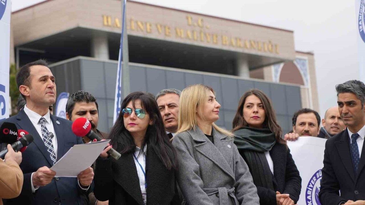 Akgül: 666 sayılı KHK kariyer mesleklerin en büyük çıkmazı