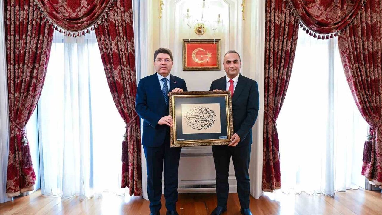 Akkaya, Bakan Tunç’a Bartın Üniversitesi’nin Uluslararası Başarılarını Anlattı