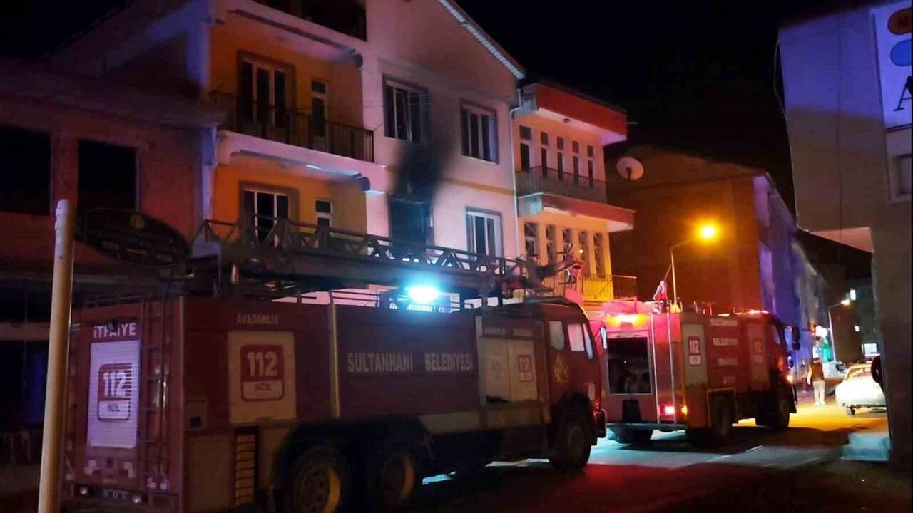 Aksaray'da Apartman Dairesinde Sobadan Çıkan Yangın Söndürüldü