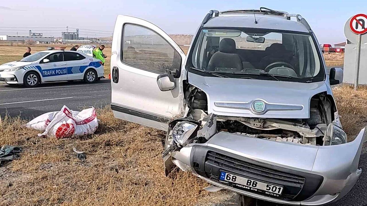 Aksaray'da Hastaneden Dönen Karı Koca Taşpınar Yolunda Trafik Kazası