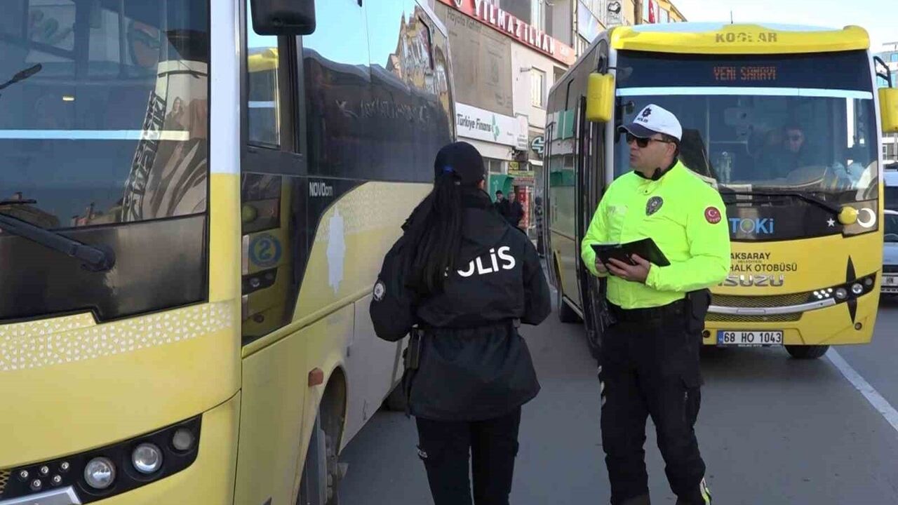 Aksaray'da Minibüs Denetimleri Aralıksız Sürüyor
