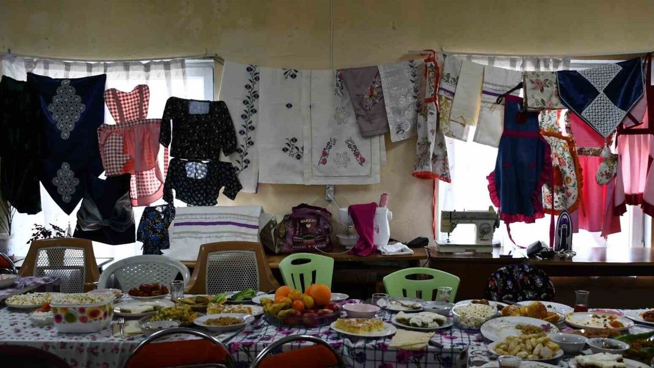 Akşehir Bozlağan’daki Eski İlkokul Dikiş Nakış Kursuna Dönüştü