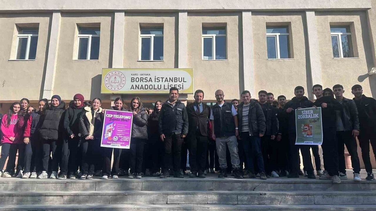 Akyaka'da 300 öğrenciye siber suçlar ve güvenli internet eğitimi