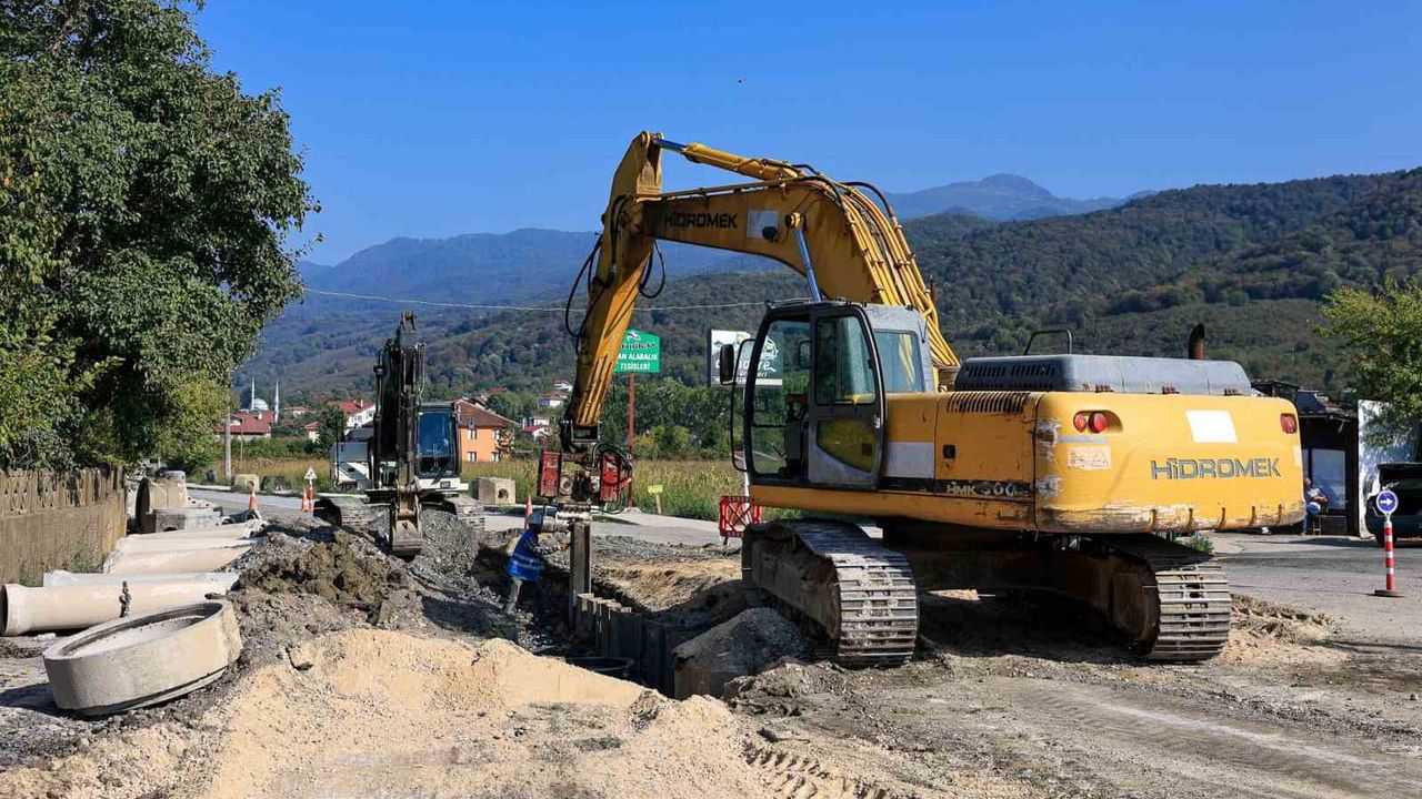 Akyazı'da 9 Bin Metrelik Altyapı Yenilendi — 5 Mahalle Kesintisiz Suya Kavuştu