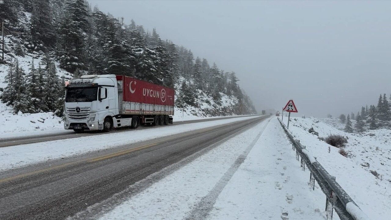 Alacabel'e Akın: Seydişehir ve Manavgat'tan Kar Keyfi