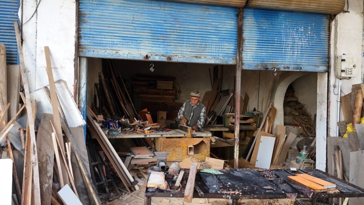 Alanya'da 45 Yıllık Marangoz Ustası: Çırak Bulamazsam Kepenk Kapatacağım