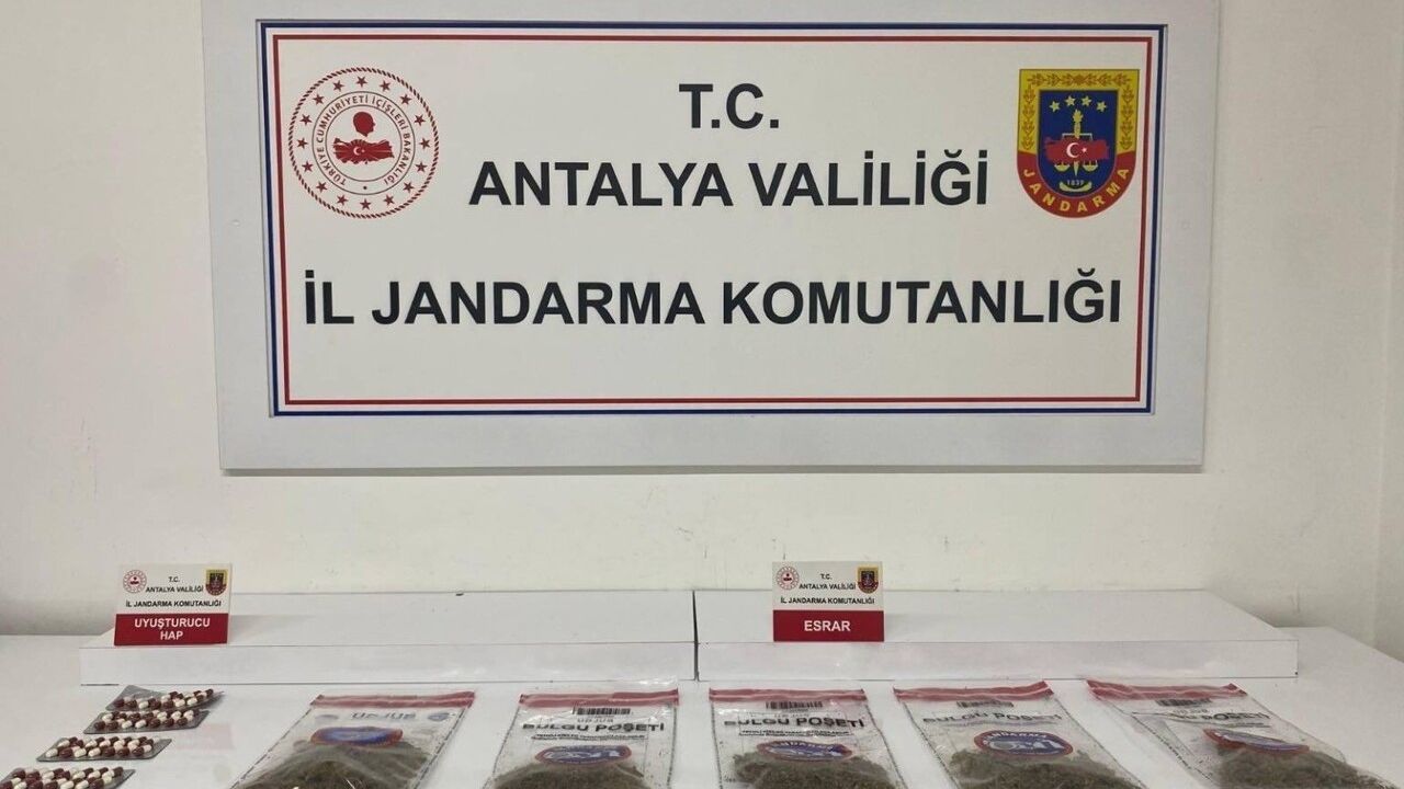 Alanya’da Jandarmadan Uyuşturucu Operasyonu: 350 Gram Esrar ve 53 Lyrica Ele Geçirildi