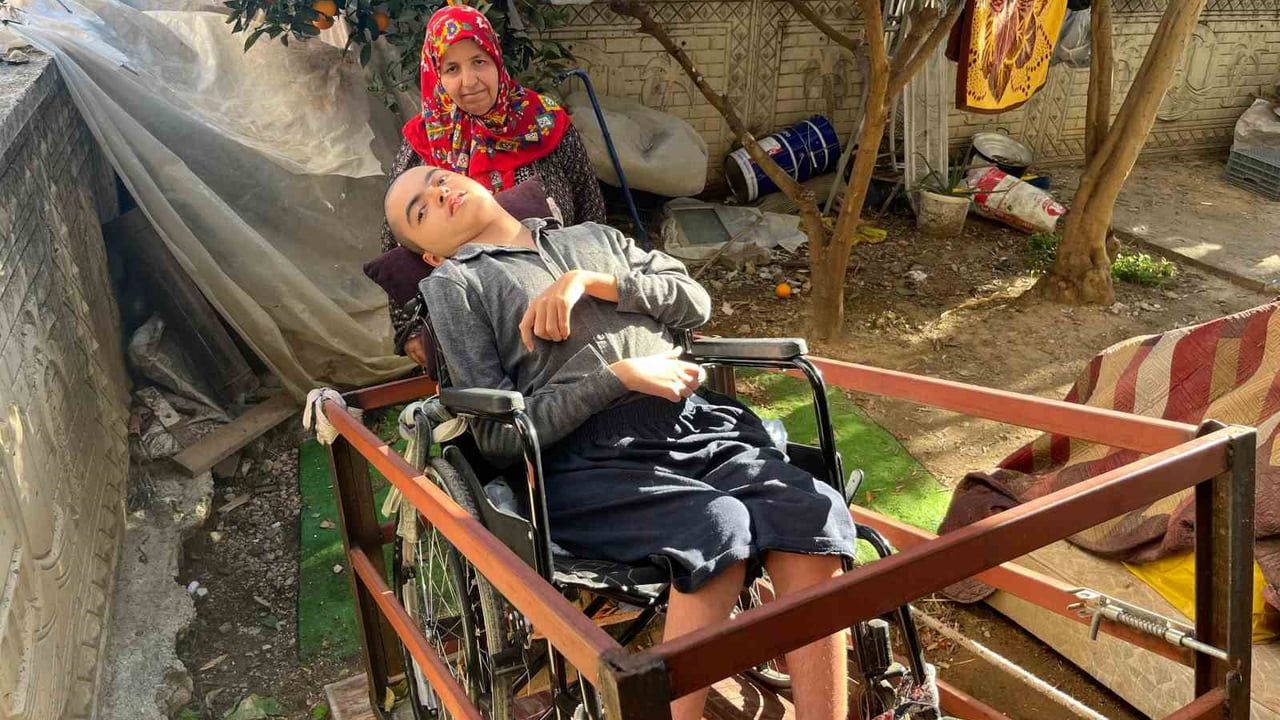 Alanya'da üvey baba 40 bin TL'ye raylı asansör kurdurdu, engelli Tunahan'ın hayatı kolaylaştı