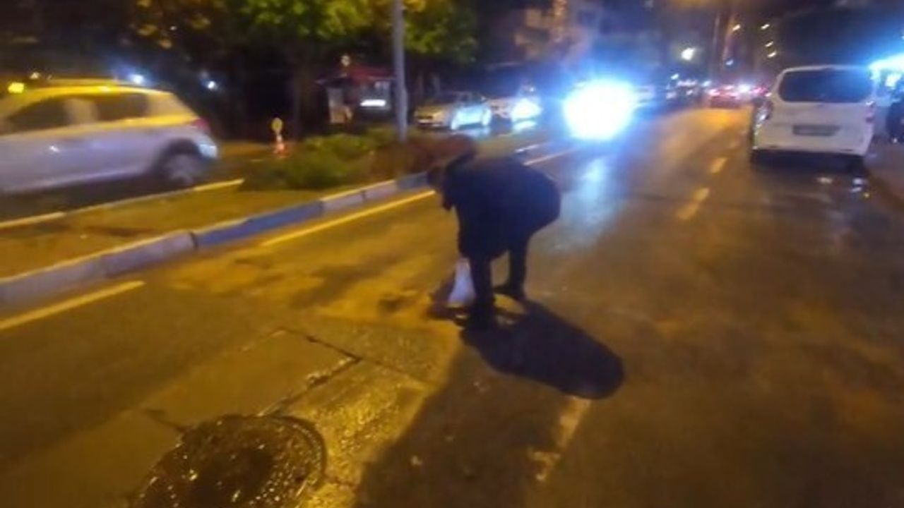 Alanya Mahmutlar'da Esnaf Çukurları Kum ve Çakıl ile Kapattı