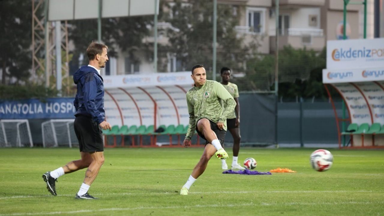 Alanyaspor, Fatih Karagümrük Maçı İçin 17. Hafta Hazırlıklarına Başladı