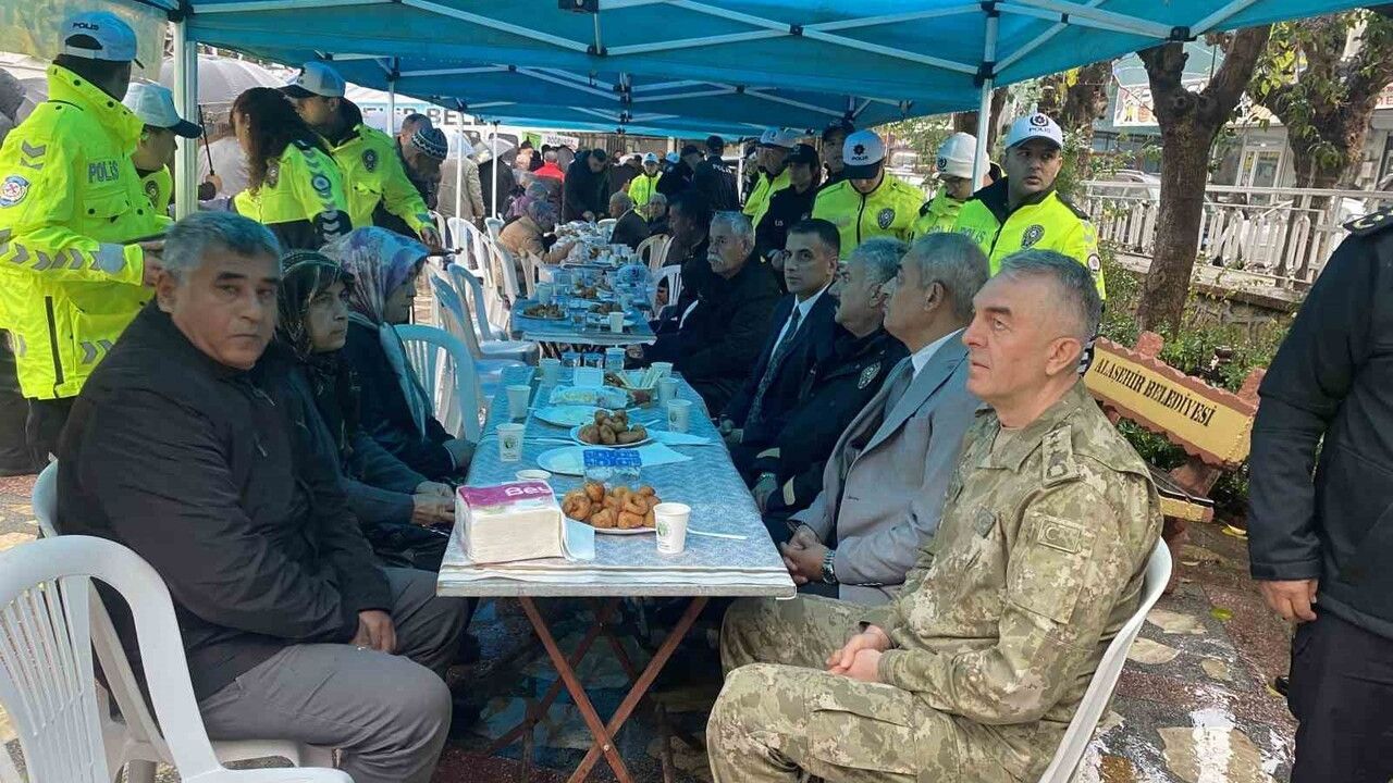 Alaşehir'de Şehit Polisler İçin Lokma, Mevlit ve Tören
