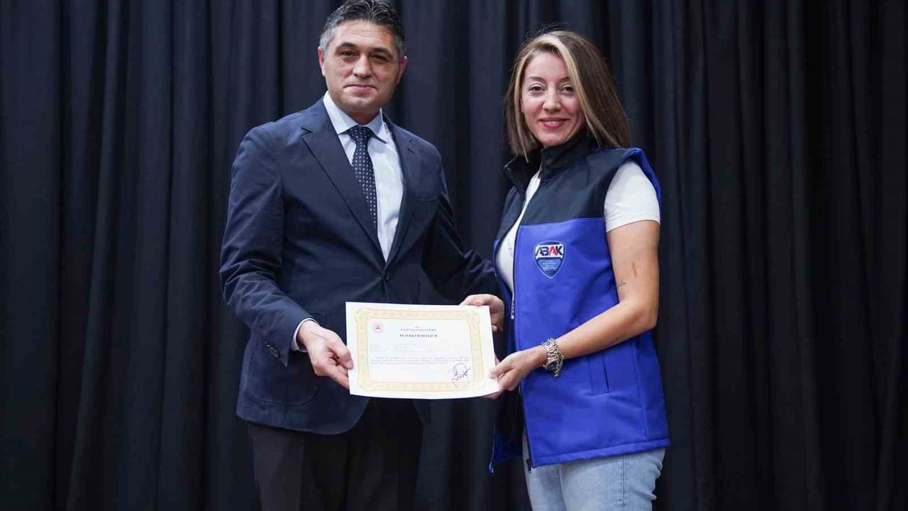 Aliağa'da 2025 Orman Yangınlarında Görev Alan Personele Teşekkür Belgesi