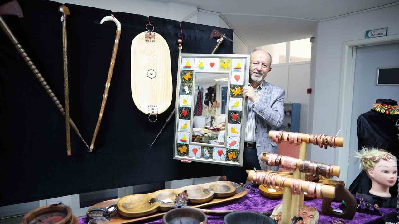 Aliağa Tüpraş Halk Eğitimi Merkezi'nden "Yeni Yıl Hediyelik Ürünler" Sergisi