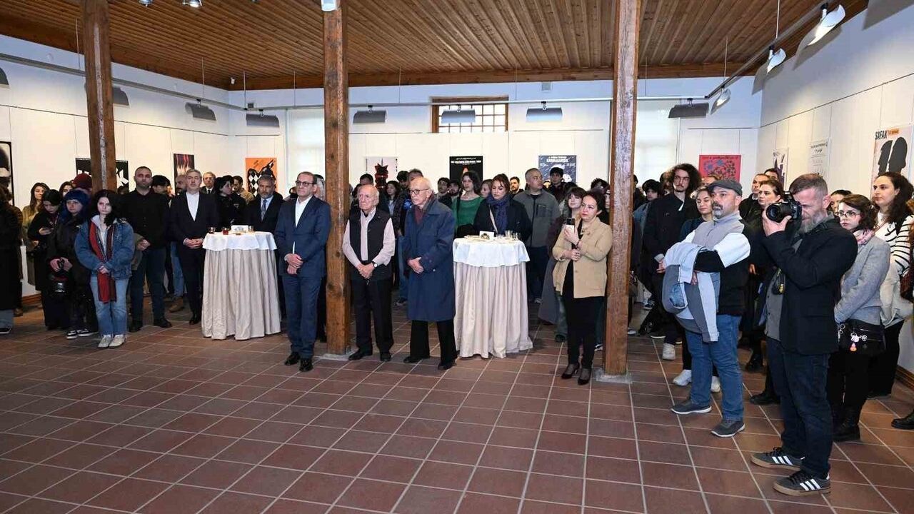 Altıntaş-Momayez Afiş Sergisi Anadolu Üniversitesi'nde açıldı