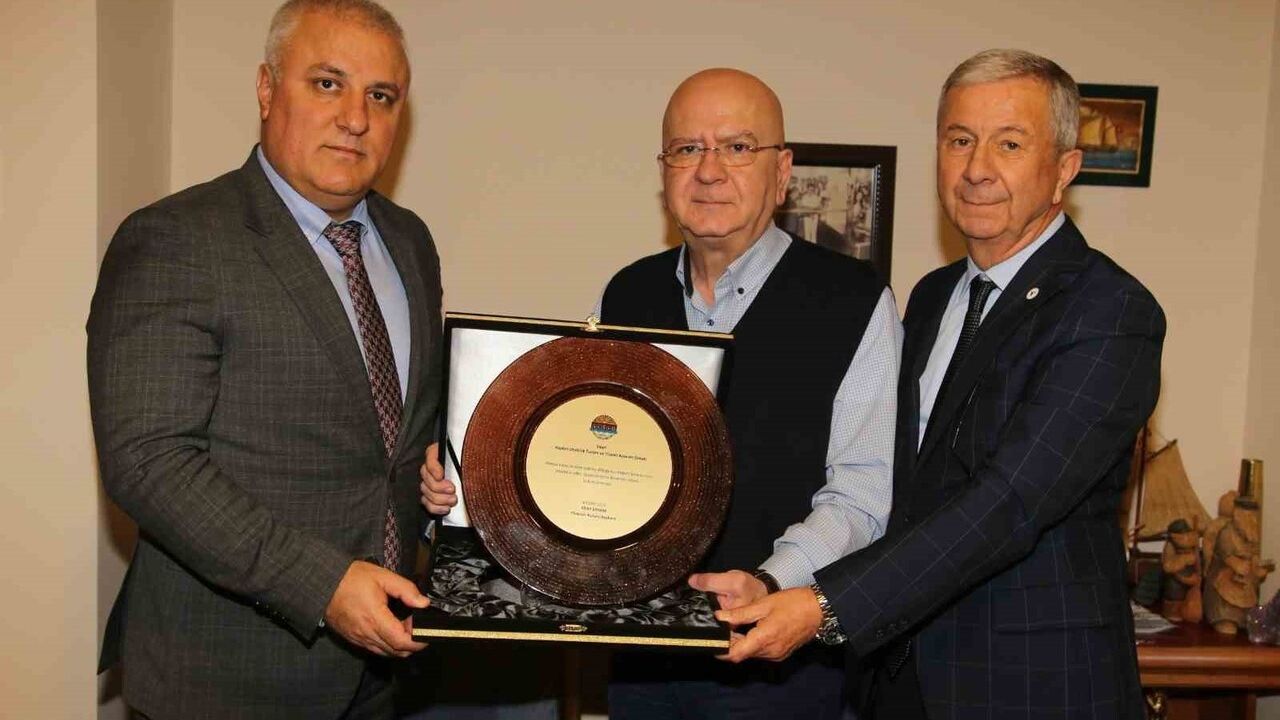 ALTSO'dan Alanya'nın 2024 Vergi Rekortmenlerine Plaket