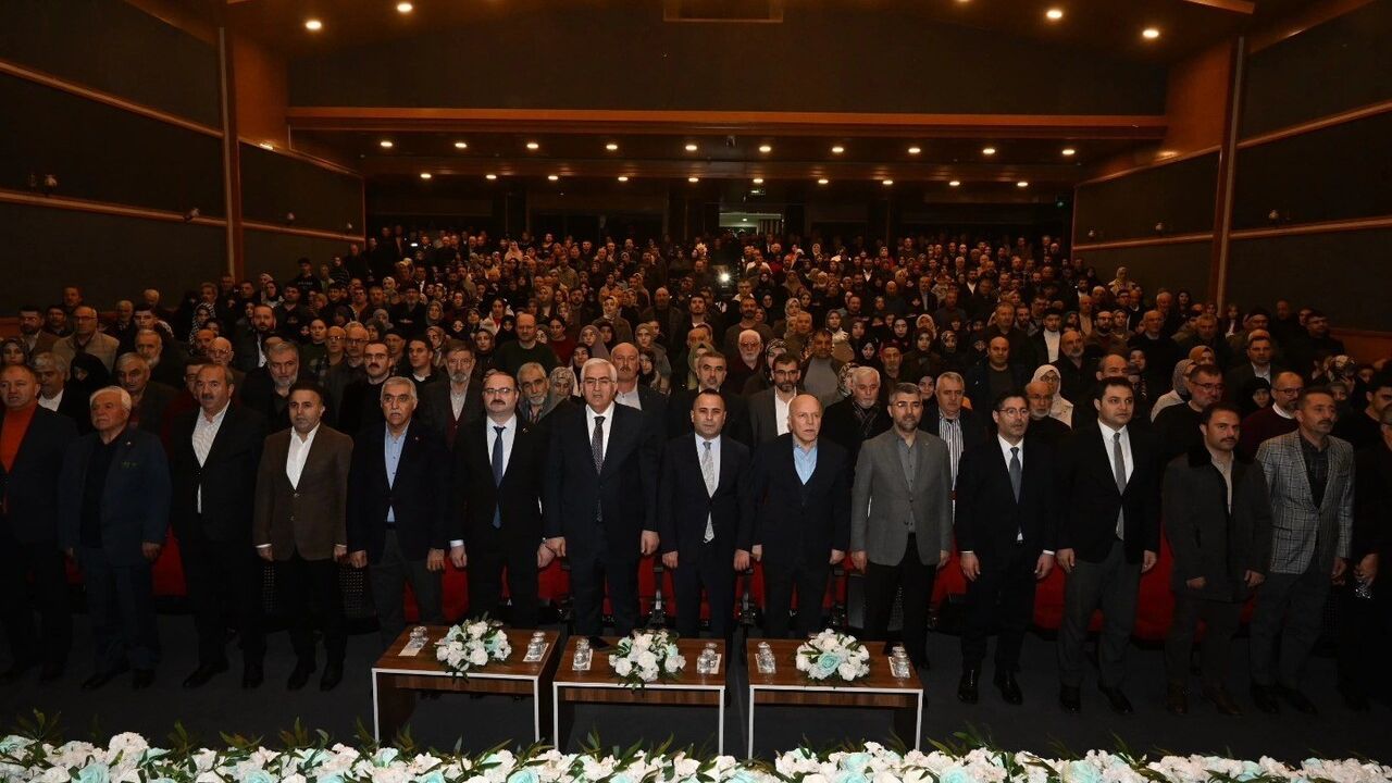 Alvarlı Efe Erzurum'da Dualarla Anıldı