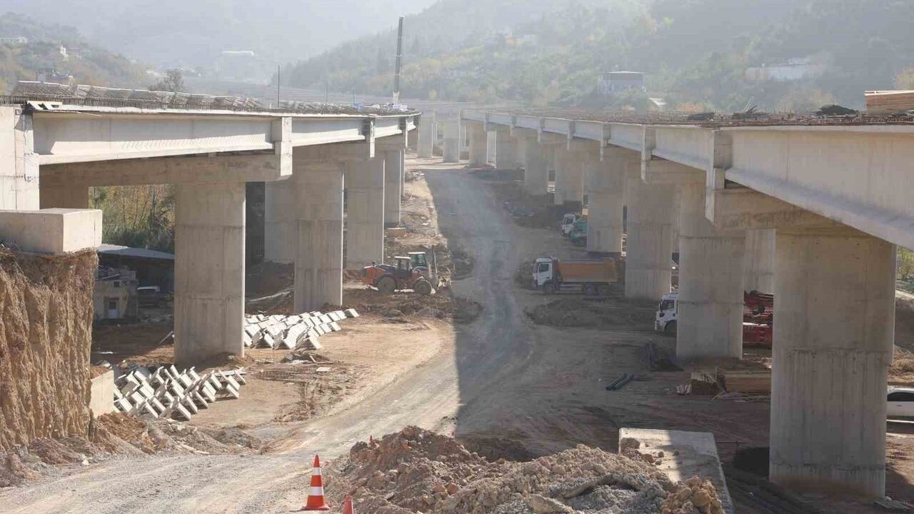 Amanos Dağları’nda 8.5 kilometrelik tünelde ilk ışık görüldü