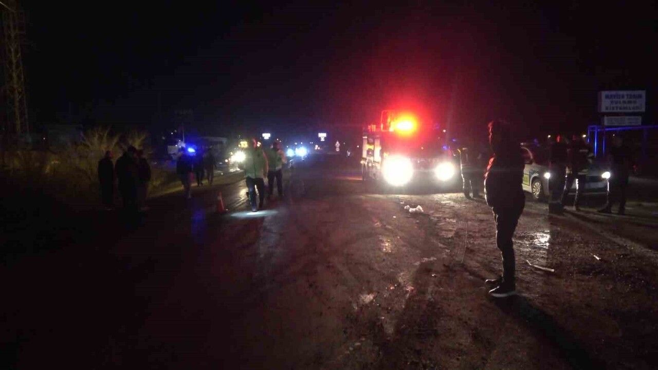 Amasya'da Kafa Kafaya Çarpışma: 8 Yaralı