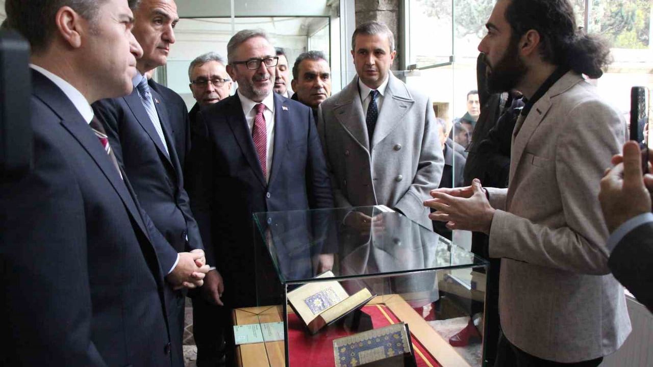 Amasya’dan İstanbul’a: Şeyh Hamdullah Yazma Eser Sergisi Açıldı