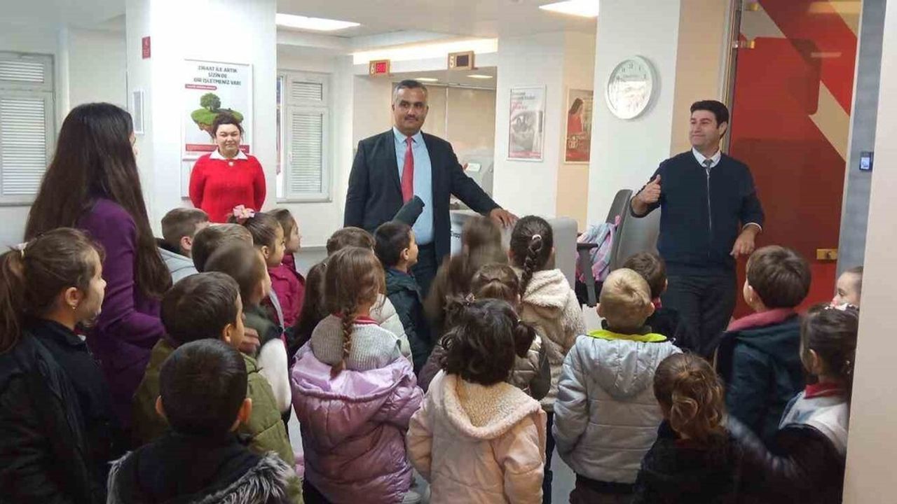 Ana Sınıfı Öğrencileri Bankada Tasarrufla Tanıştı — Sarıgöl'de Etkinlik