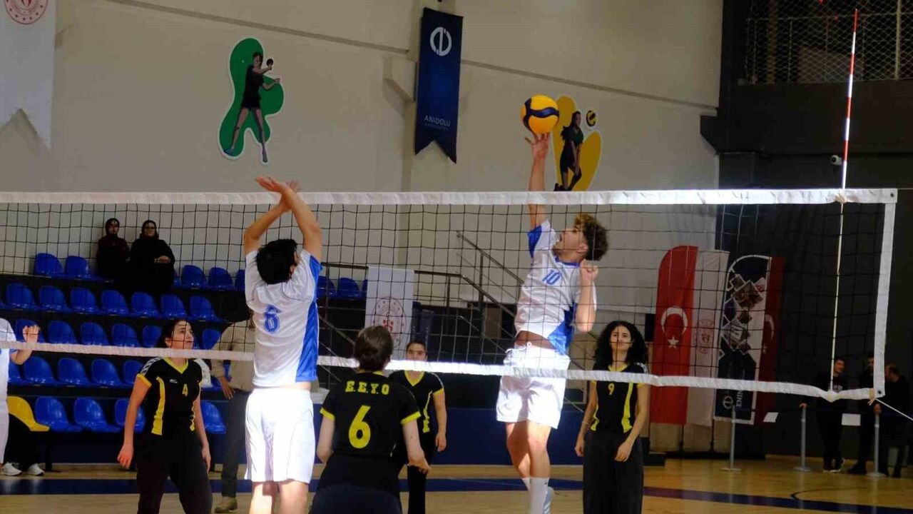 Anadolu Üniversitesi'nde 'Engelsiz' Voleybol Maçı — 3 Aralık Farkındalığı