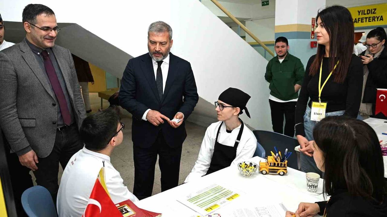 Anadolu Üniversitesi Turizm Fakültesi 7. Kariyer Günü: Sektör ve Öğrenciler Buluştu