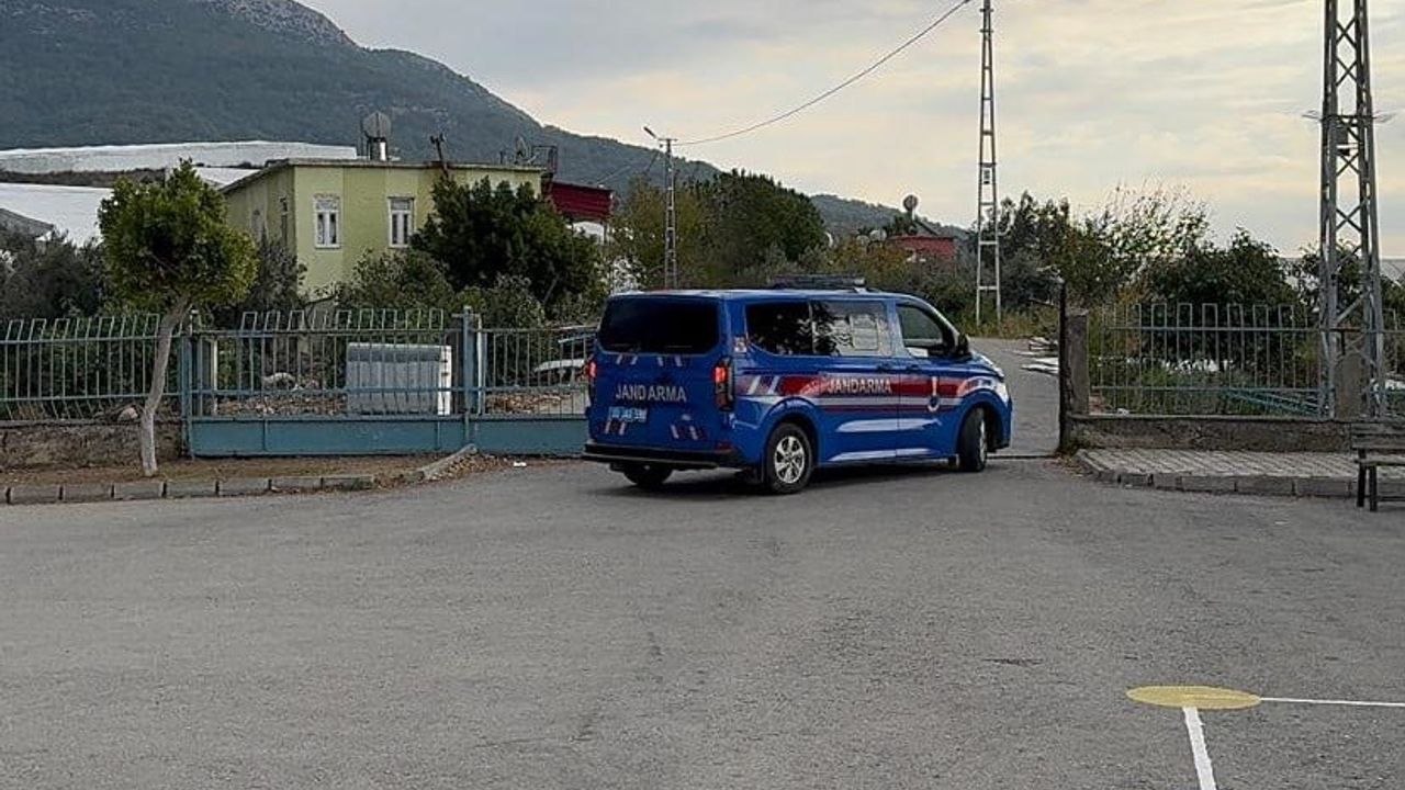 Anamur'da Okul Müdürünü Vuran Çocuğun Babası Gözaltına Alındı