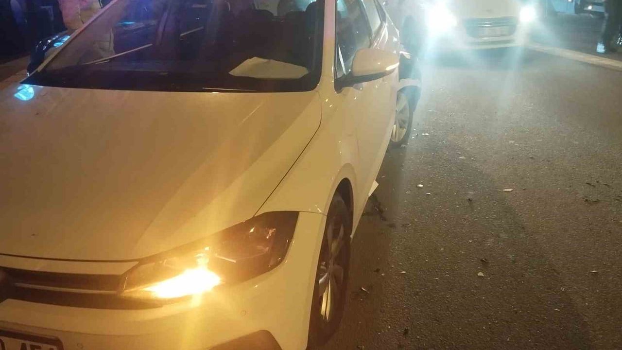 Ankara Çankaya'da Dikmen Caddesi'nde 3 Araç Kazası: 1 Yaralı