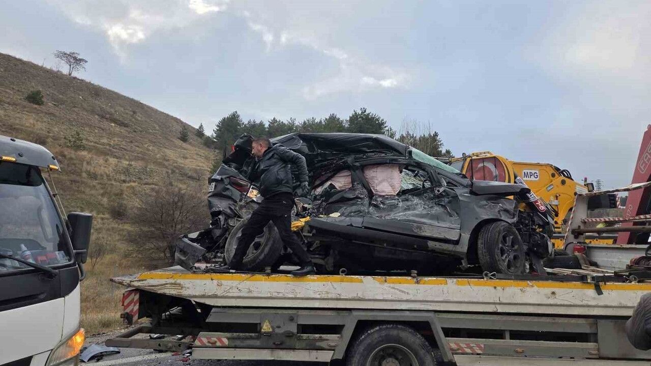 Ankara'da 6 Araçlı Zincirleme Kaza: 5 Yaralı