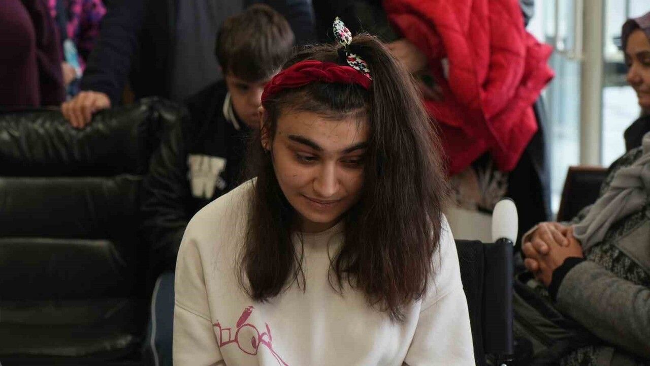 Ankara'da Engellilere Anlamlı Hediye: 8 Akülü Sandalye