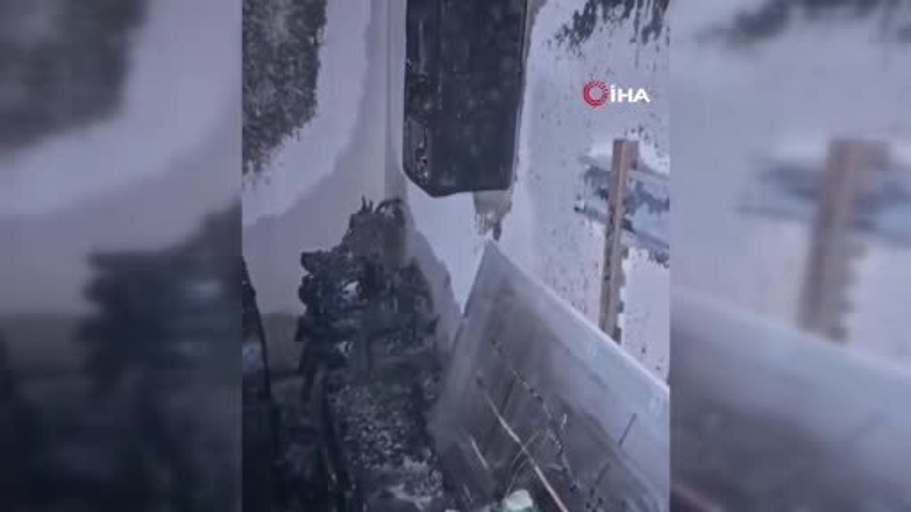 Ankara'da Ev Yangını: Dumandan Zehirlenen 3 Kişi Hastaneye Kaldırıldı