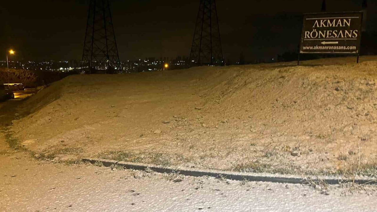 Ankara'da Kar Yağışı Etkili Oldu — Meteoroloji Uyardı