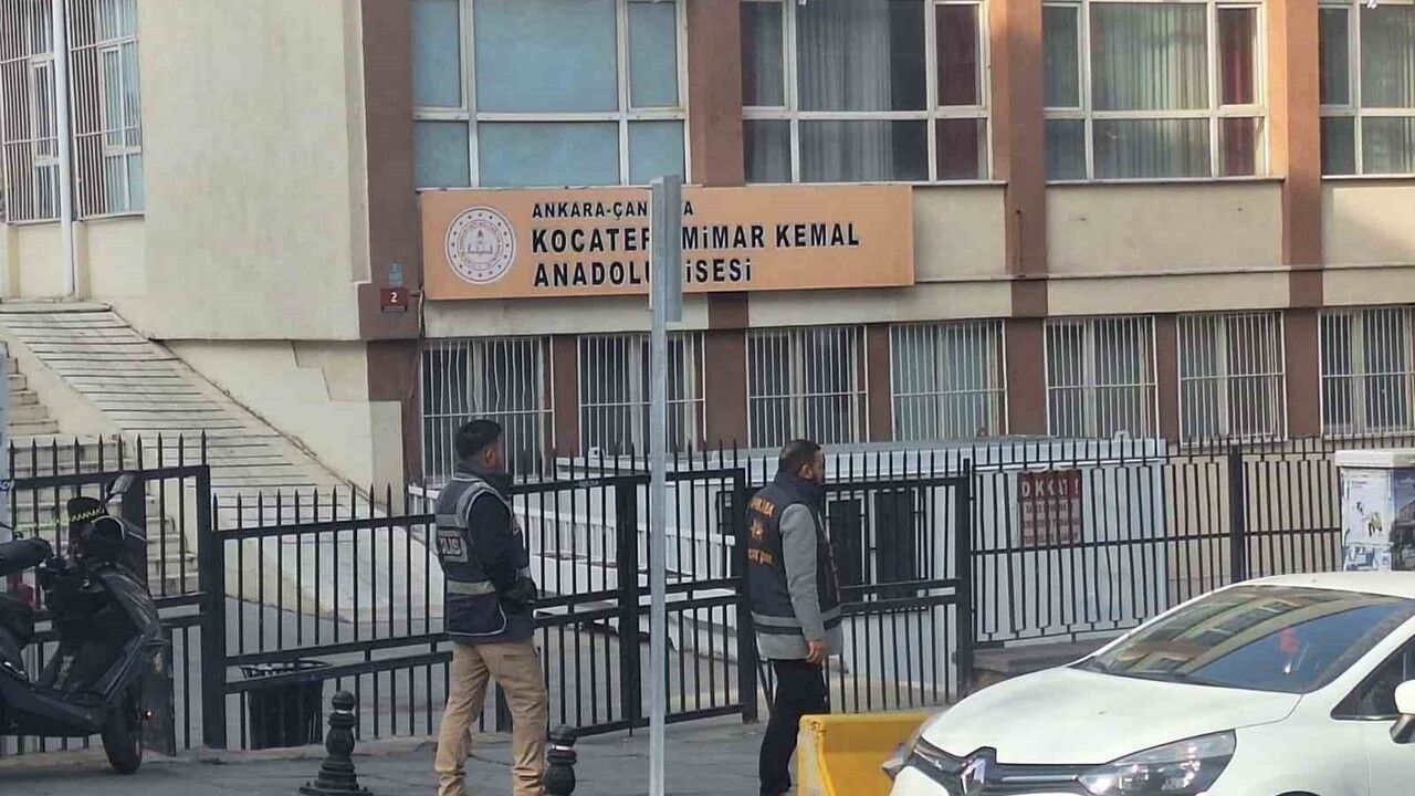 Ankara'da Öğretmene Saygısızlık İddiası: Çocuk Şube İnceleme Başlattı