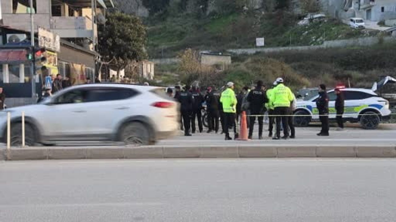 Antakya'da Beton Mikseri Motosiklete Çarptı: 13 Yaşındaki Esat D. Hayatını Kaybetti