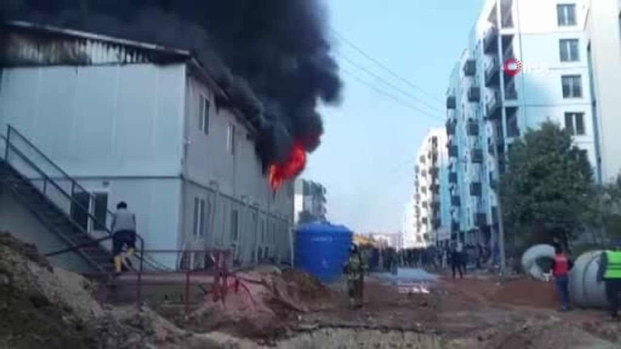 Antakya Ürgenpaşa'da Konteyner Yatakhane Yangını