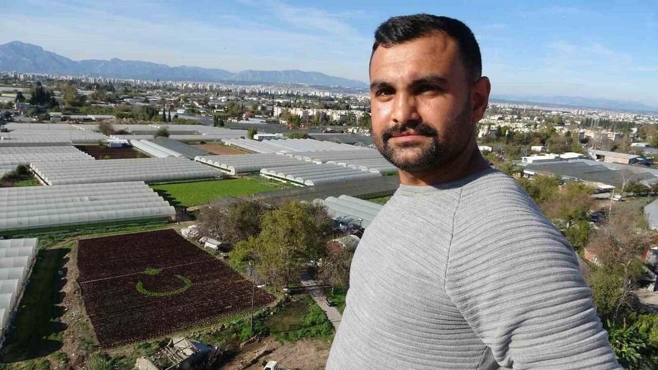 Antalya'da 13 Bin Marulla Türk Bayrağı Deseni