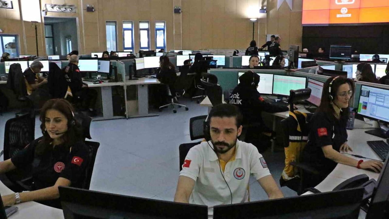 Antalya'da 2025'te 3 milyon 112 çağrısı: %54'ü asılsız