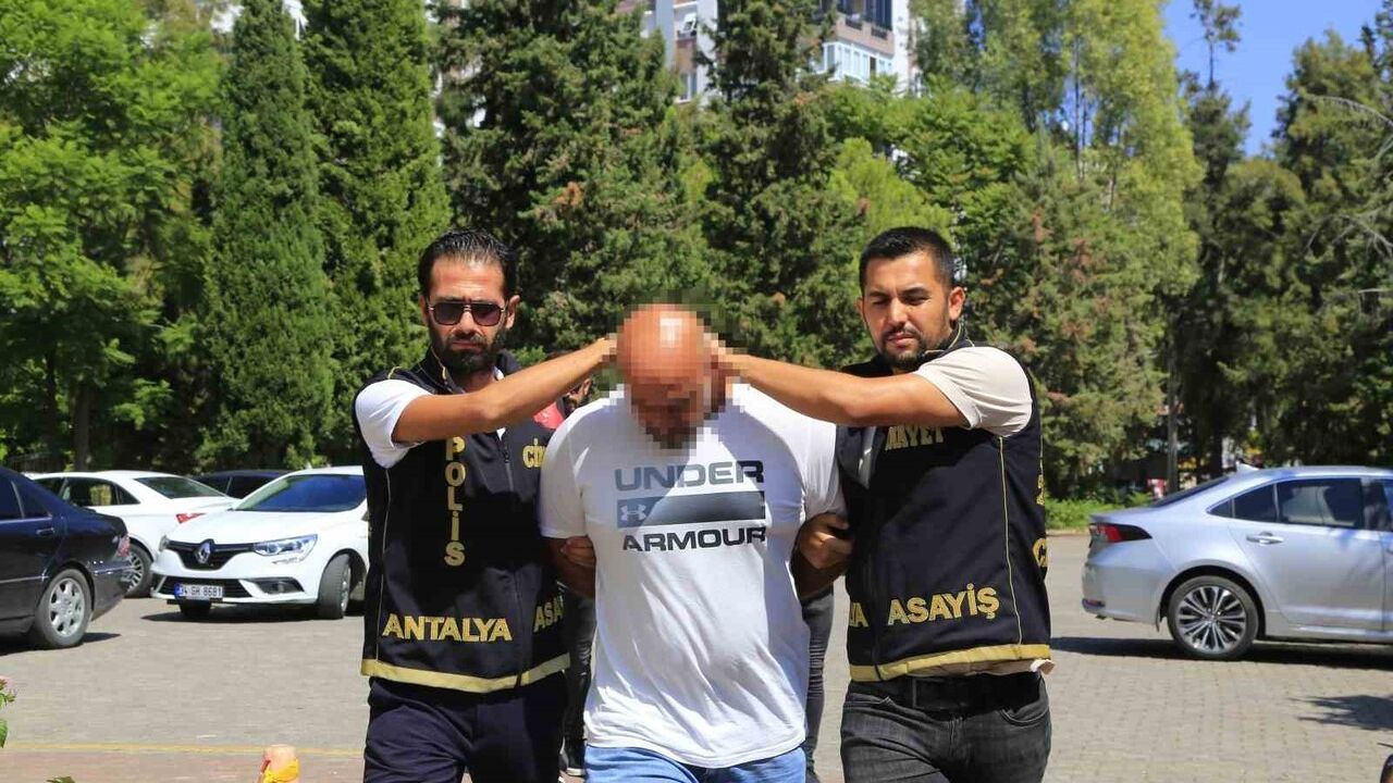 Antalya'da 9 Kurşunlu Kadın Cinayetinde 'İyi Hal' İndirimi Tartışması