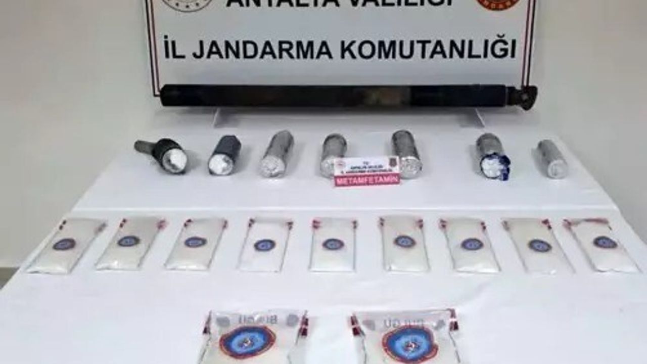 Antalya'da Şaftta Gizlenen 17 Kg Metamfetamin Ele Geçirildi