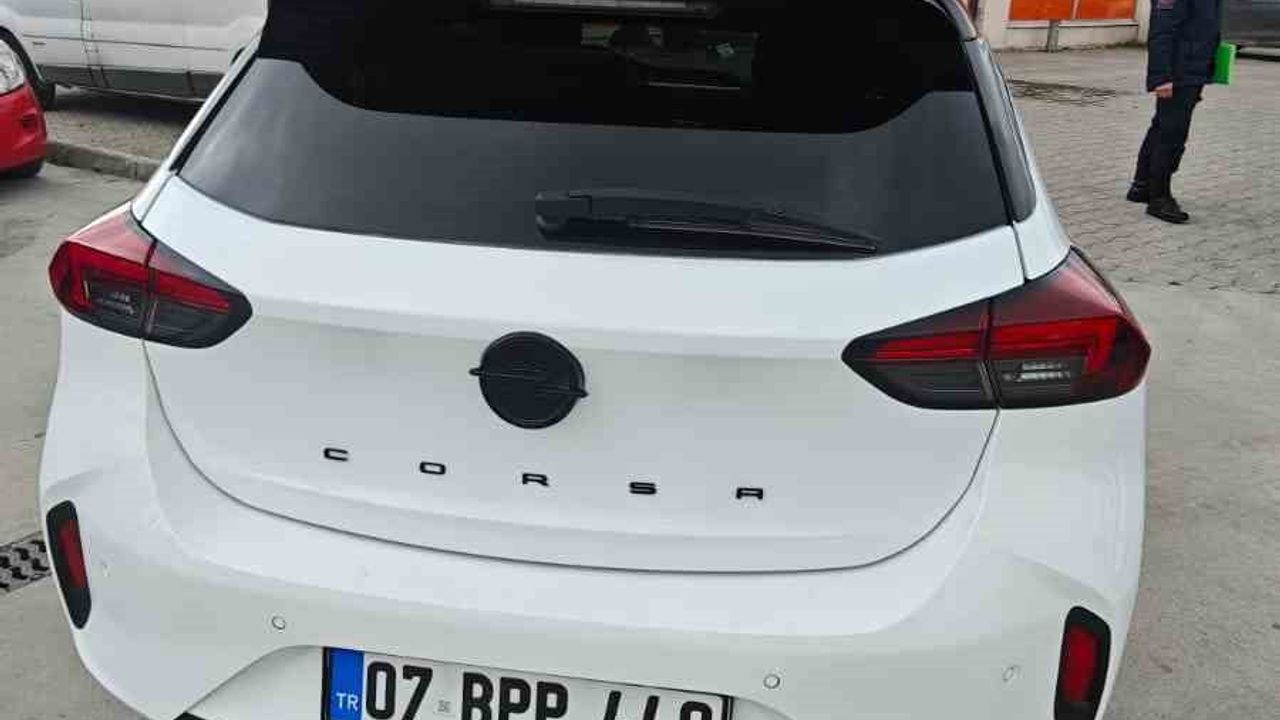 Antalya-Manavgat’ta 4 Araçlı Zincirleme Kaza: 1 Yaralı