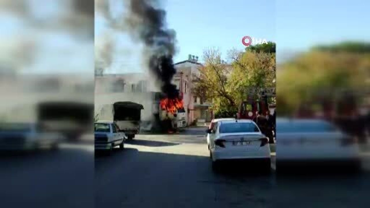 Antalya Serik'te Park Halindeki Kamyon Yandı — 38 LK 995 Kullanılamaz Hale Geldi
