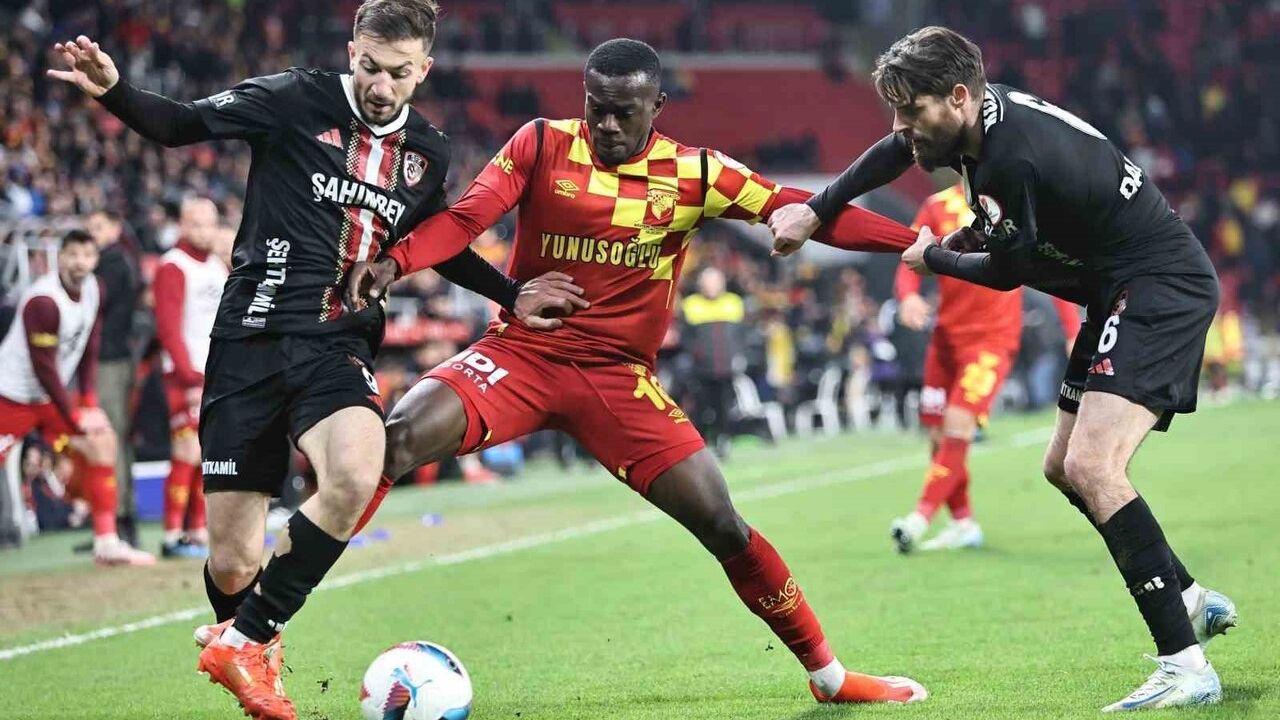 Anthony Dennis: Göztepe'de Kariyerinin En Golcü Sezonunu Yaşıyor