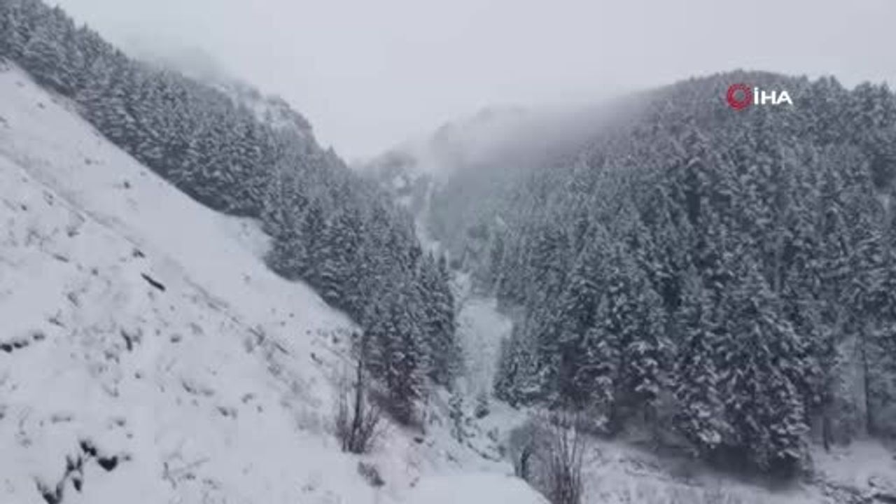 Anzer Yaylası'na Kar Yağdı — Rize İkizdere'de Yayla Beyaza Büründü