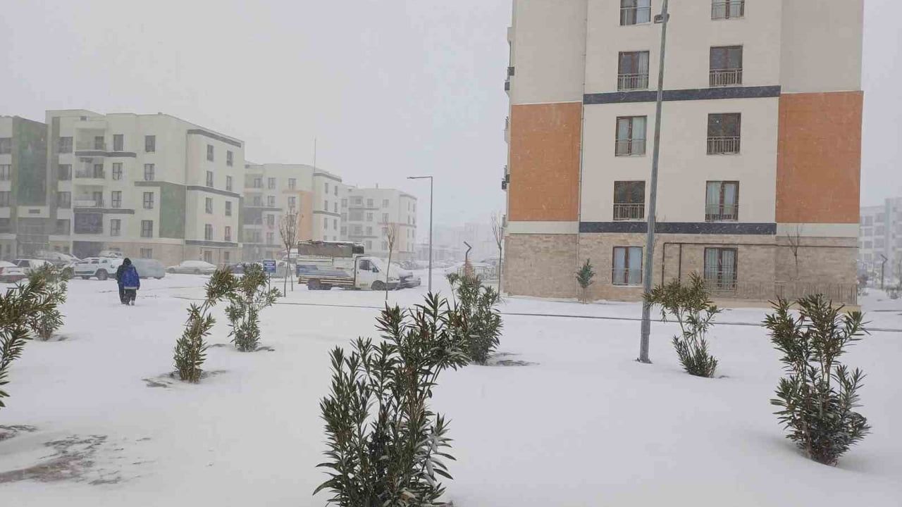 Araban Ovası'na kar bereketi: Gaziantep'te çiftçiye umut