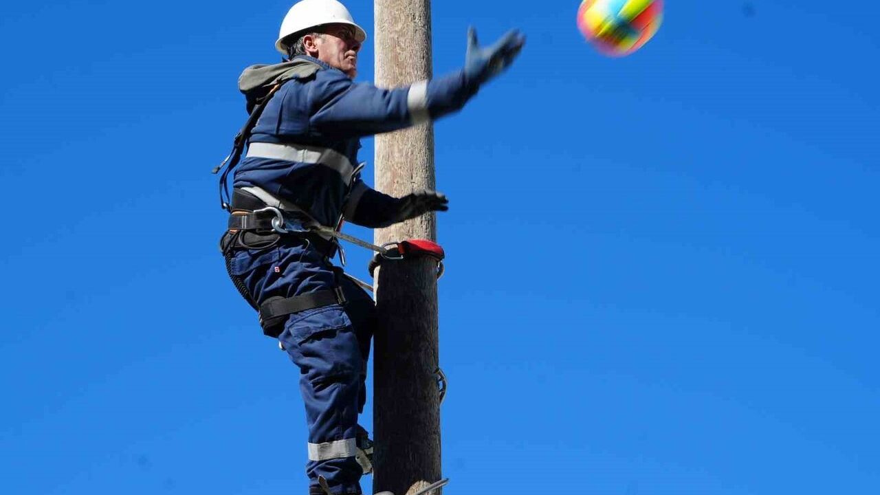 Aras EDAŞ, Doğu Anadolu'da zorlu kışa saha eğitimleriyle hazırlanıyor